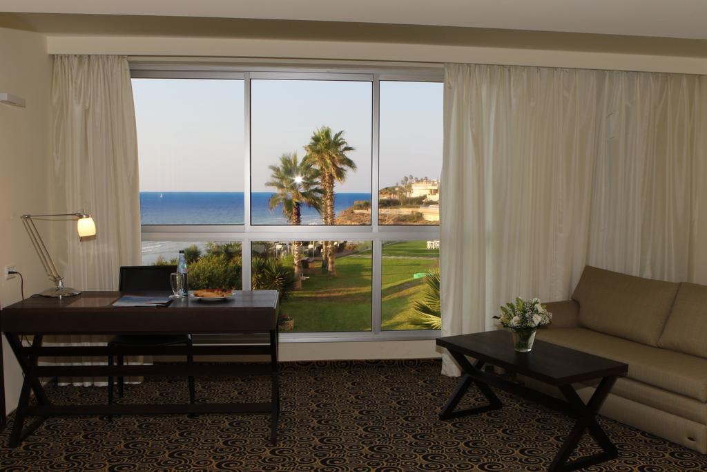Hod Hasharon Luxury Apartment Herzelia Restoran fotoğraf